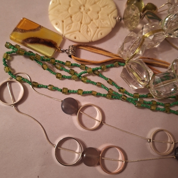 Big Lot Gray & Green & White Themed Jewelry Bundle 21 Whimsigoth Fairy Forrest - Picture 6 of 8